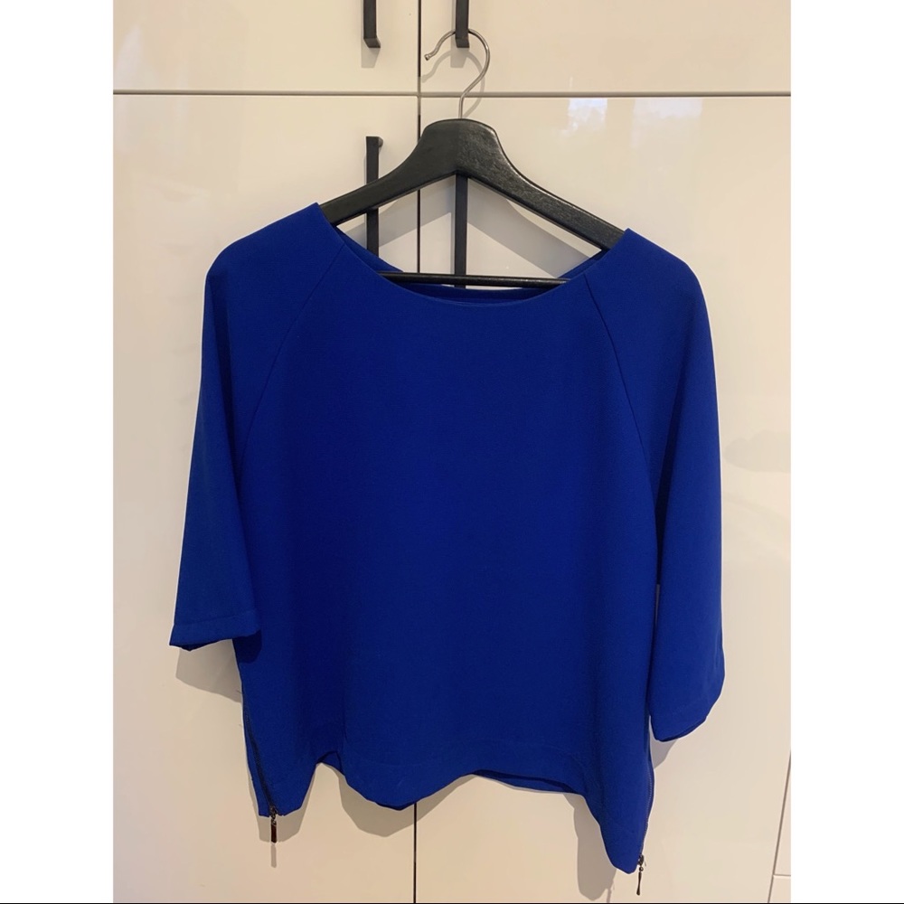 Royal blue Bedo blouse with 3/4 loose sleeves